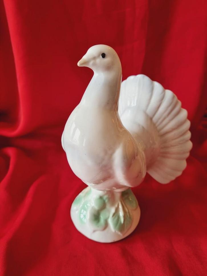 Witte Duif Beeldje van M. Rubert, Spanje., Verzamelen, Beelden en Beeldjes, Zo goed als nieuw, Dier, Ophalen of Verzenden