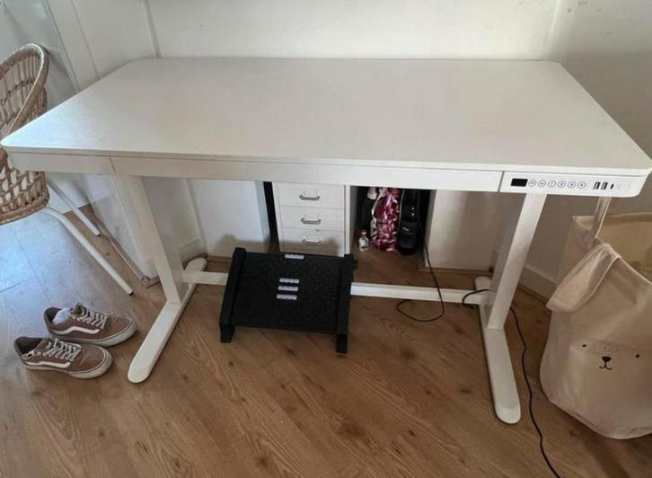 Euroseats bureau 120x60, Huis en Inrichting, Bureaus, Zo goed als nieuw, Ophalen