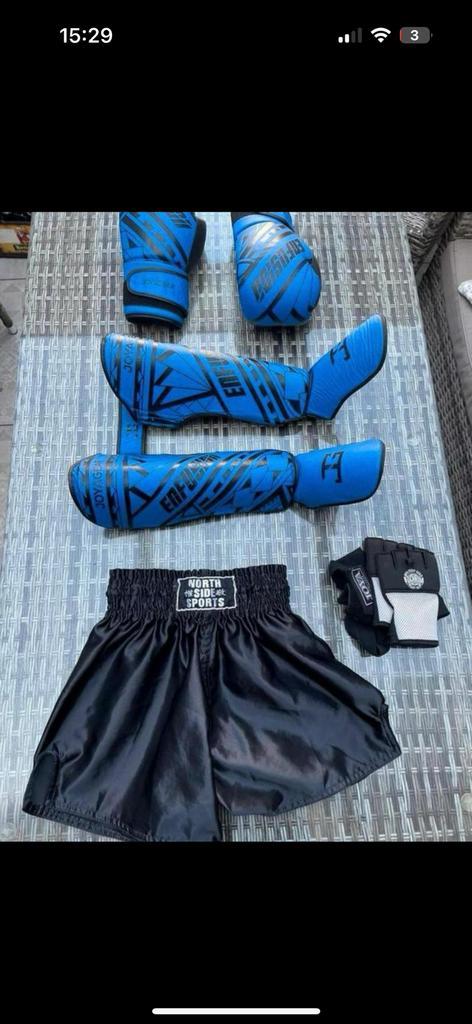 Kickboks spullen zgan, Sport en Fitness, Boksen, Zo goed als nieuw, Bokshandschoenen, Ophalen