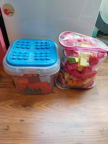 Mega Bloks +/- 120 stuks - Doos & Tas beschikbaar voor biedingen