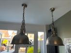 2 stoere en zware hanglampen, Huis en Inrichting, Lampen | Hanglampen, Ophalen of Verzenden, Zo goed als nieuw, Metaal