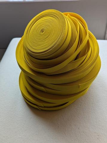 200+ meter geel elastiek elastieken band 25mm  beschikbaar voor biedingen