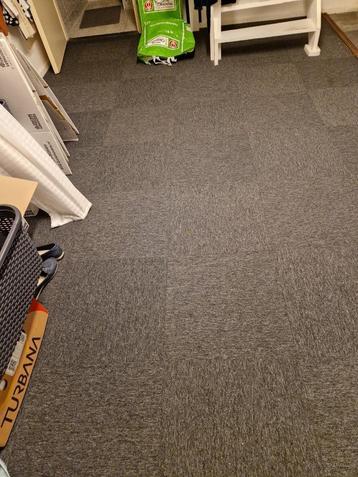 Desso Essence 9502 donkergrijs 50x50cm tapijttegels beschikbaar voor biedingen