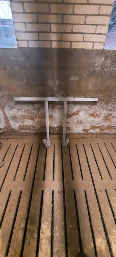 Ventilatie tafelnok  koeienstal dakplaten, Dieren en Toebehoren, Overige Dieren-accessoires, Gebruikt, Ophalen