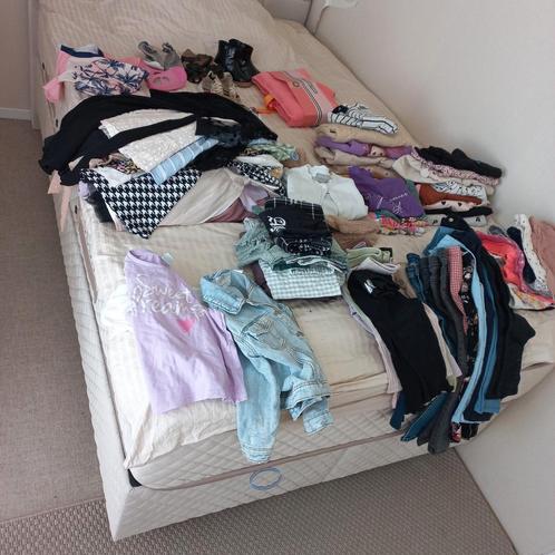 100 delige kleding en schoenenpakket, Kinderen en Baby's, Babykleding | Baby-kledingpakketten, Zo goed als nieuw, Maat 86, Ophalen of Verzenden