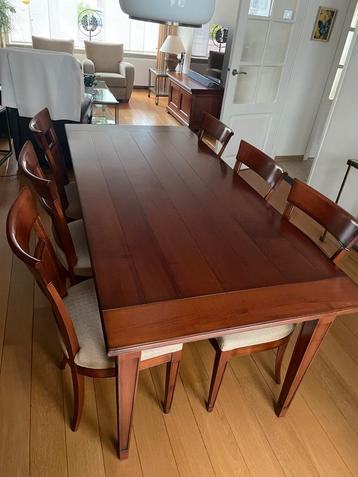 Mooie kersenhouten eettafel met 6 Stoelen beschikbaar voor biedingen