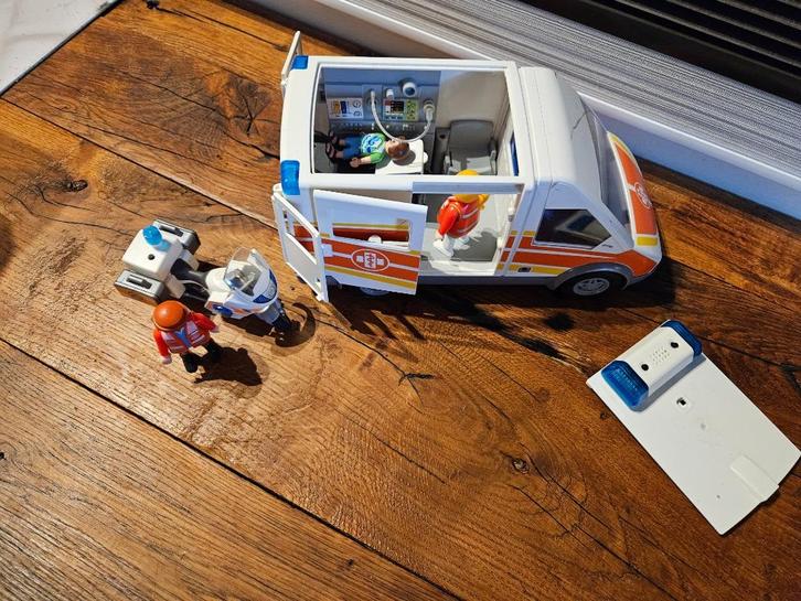 Playmobil ambulance 6685, Kinderen en Baby's, Speelgoed | Playmobil, Zo goed als nieuw, Complete set, Ophalen of Verzenden