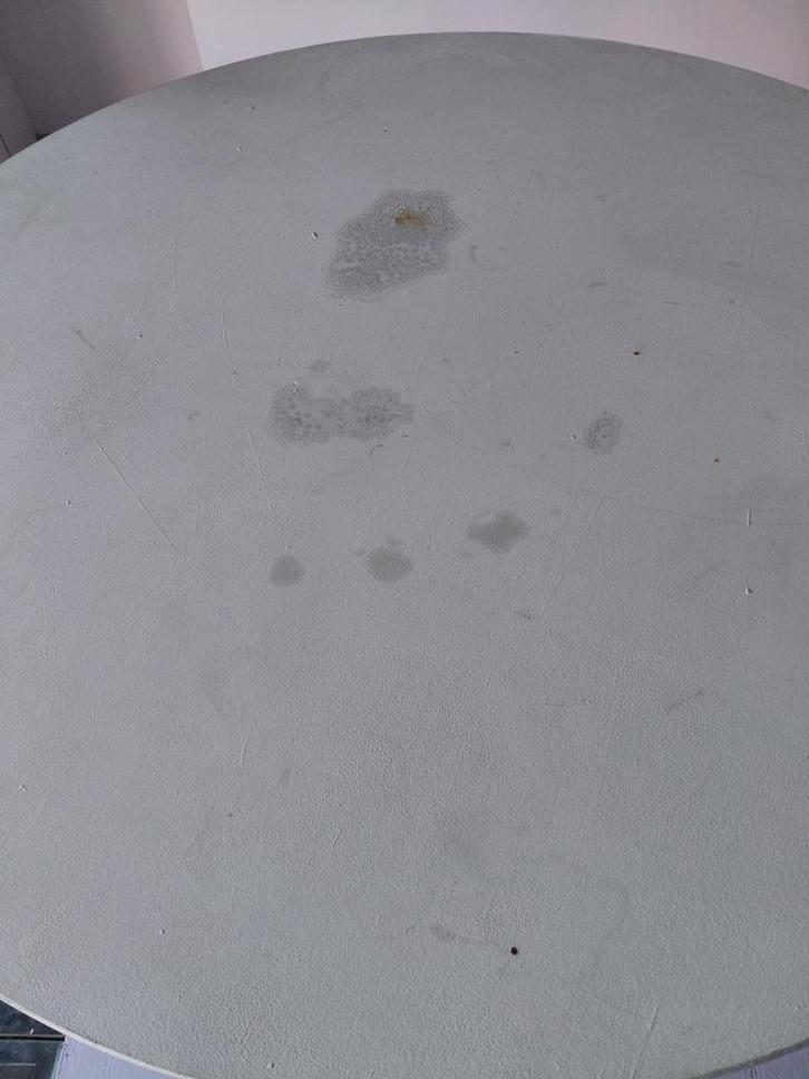 Ronde tafel met lichtgroen blad en zwarte poten, Huis en Inrichting, Tafels | Eettafels, Gebruikt, 100 tot 150 cm, Vier personen