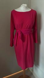 LaDress Carla zgan jurk pink travelstof  sash, Kleding | Dames, Jurken, Ophalen of Verzenden, Zo goed als nieuw, Knielengte, Roze