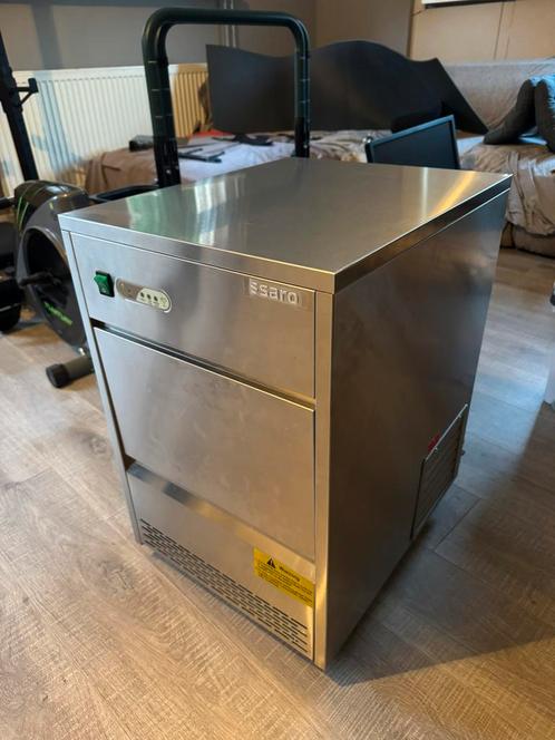 Ijsblokjesmachine, Witgoed en Apparatuur, IJsmachines, Zo goed als nieuw, Zelfvriezend, Ophalen