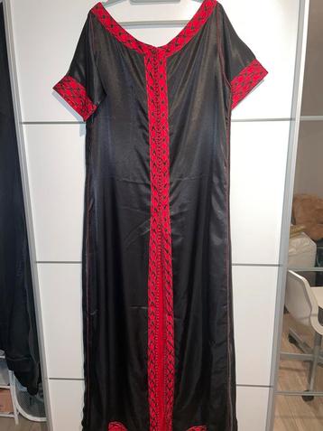 Zwarte Kaftan Maat L/XL beschikbaar voor biedingen