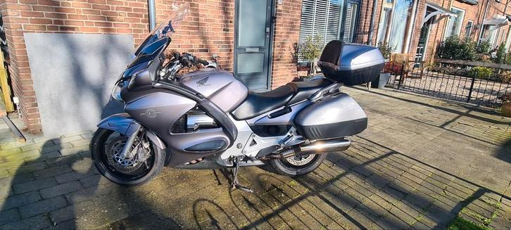 Honda ST1300 Pan European 61500km, Motoren, Motoren | Honda, Bedrijf, Toermotor, meer dan 35 kW, 4 cilinders, Motorrijbewijs A
