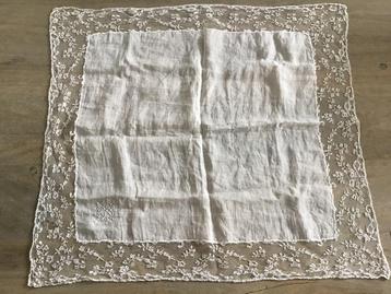 Bruidsdoekje/zakdoek/ragfijn tule/ragfijn kant/Antiek doekje beschikbaar voor biedingen