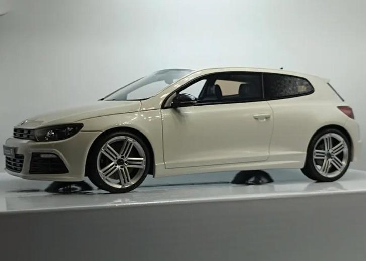 1:18 Volkswagen Scirocco 3 R Fase 1 uit 2008 Ottomobile, Hobby en Vrije tijd, Modelauto's | 1:18, Nieuw, Auto, OttOMobile, Ophalen of Verzenden