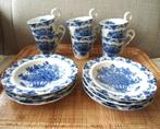 6 porseleinen mokkakopjes en schotels. +/- 50 jaar oud., Antiek en Kunst, Ophalen of Verzenden