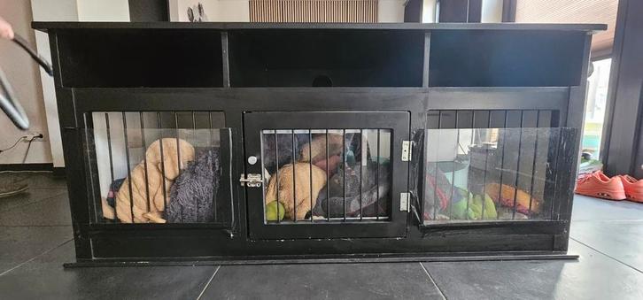 Hondenbench/ tv kast, Dieren en Toebehoren, Hondenbenches, Ophalen