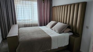 Luxe bed met ingebouwde tv-lift – 160x200 cm  beschikbaar voor biedingen