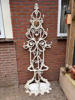 Grote antieke gietijzeren kapstok, Ophalen