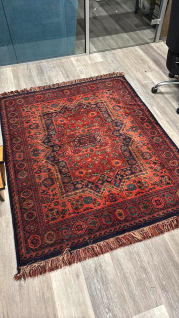 Perzisch tapijt 185x140 cm beschikbaar voor biedingen