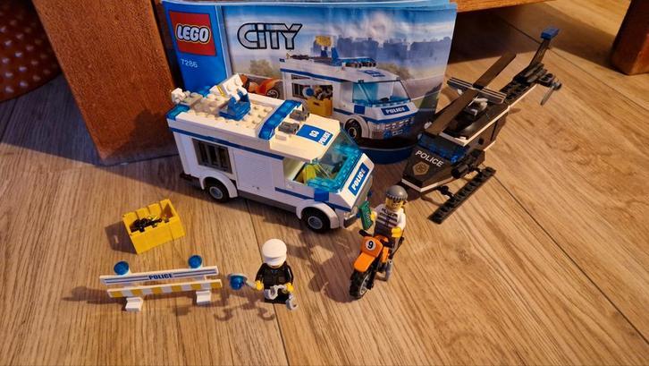 LEGO City 7286 Politie Transport compleet+ extra helikopter!, Kinderen en Baby's, Speelgoed | Duplo en Lego, Zo goed als nieuw