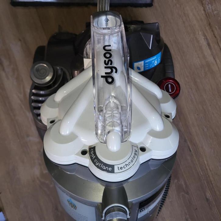 Dyson DC19 met RootCycloneTechnology. Werkt perfect, Witgoed en Apparatuur, Stofzuigers, Gebruikt, Stofzuiger, Reservoir, Ophalen
