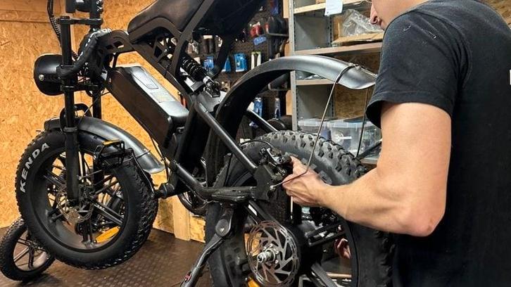 Fatbike Remblokken Reparatie Slechts €20, Fietsen en Brommers, Elektrische fietsen, Nieuw, Ophalen of Verzenden