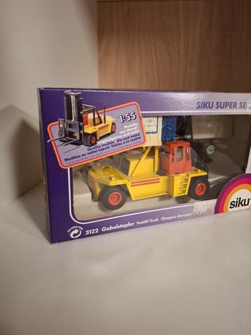 SIKU 3122 Heftruck Kalmar met container beschikbaar voor biedingen