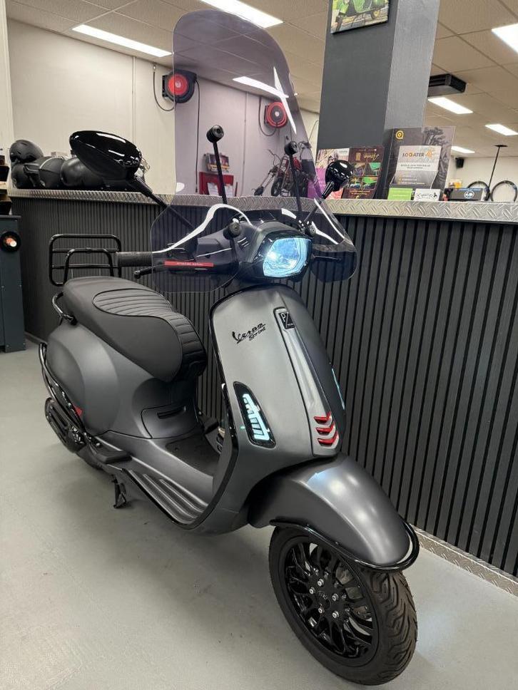 Vespa Sprint S Brom Mat Grijs E4 45KM BJ 2018 Full Option, Fietsen en Brommers, Scooters | Vespa, Zo goed als nieuw, Overige modellen