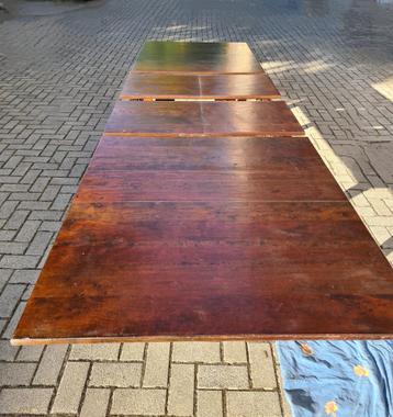 Echte donker houten eetkamer tafel beschikbaar voor biedingen