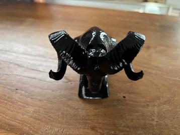 Originele Dodge Ram motorkap embleem beschikbaar voor biedingen