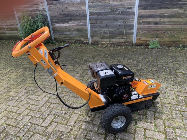 Lumag stronkenfrees / stobbenfrees, Doe-het-zelf en Verbouw, Gereedschap | Freesmachines, Zo goed als nieuw, Benzine, Stobbenfrees