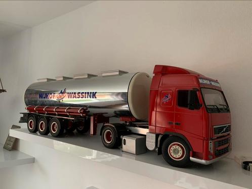 Tamiya Volvo fh3 incl tank trailer nijhof wassink, Hobby en Vrije tijd, Modelbouw | Radiografisch | Auto's, Auto onroad, Elektro