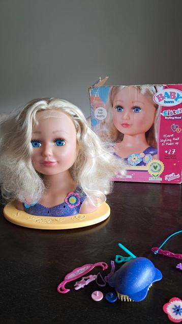 Babyfoon sister styling head. Opmaakpop  beschikbaar voor biedingen