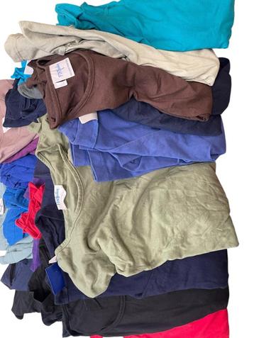 Pakket 2 25 T-shirts in diverse maten en kleuren beschikbaar voor biedingen