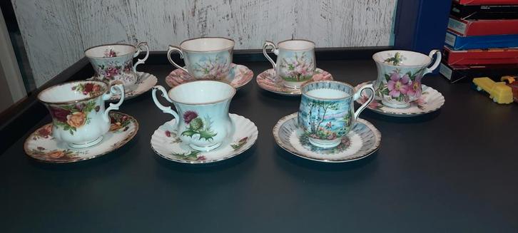 Diverse kop en schotels van royal albert zie adtv., Antiek en Kunst, Antiek | Servies los, Ophalen of Verzenden