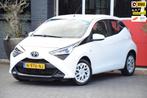 Toyota Aygo 1.0 VVT-i x-play 2021 Navigatie Carplay 5x op Vo, Voorwielaandrijving, Stof, Gebruikt, 4 stoelen