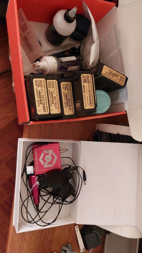 Cheyenne Hawk Spirit Tattoo Machine + Accessoires, Hobby en Vrije tijd, Stempelen, Gebruikt, Ophalen