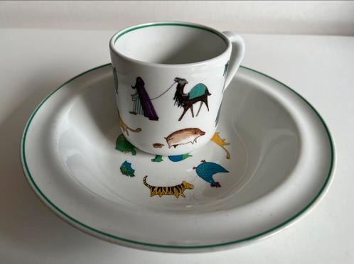 Vintage Arabia Kinderset Bord~Beker Zoo Parade A.Juurikkala, Antiek en Kunst, Antiek | Servies los, Ophalen of Verzenden