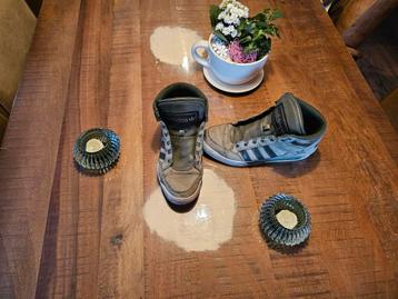 Veterloze Adidas schoenen! beschikbaar voor biedingen