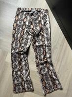 Flared broek met slangenprint - Maat L/XL, Ophalen of Verzenden, Zo goed als nieuw, Maat 46/48 (XL) of groter