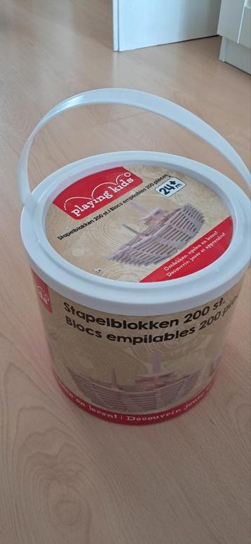 Blokken, stapelstenen 200 stuks beschikbaar voor biedingen