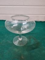 vaasje glas op voet, Huis en Inrichting, Woonaccessoires | Vazen, Ophalen of Verzenden, 'T Olde Gre-j, Info@toldegrej.nl, Endepoelstraat 20f Didam