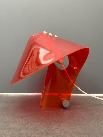 Jaren 60 Italiaans design tafellamp beschikbaar voor biedingen