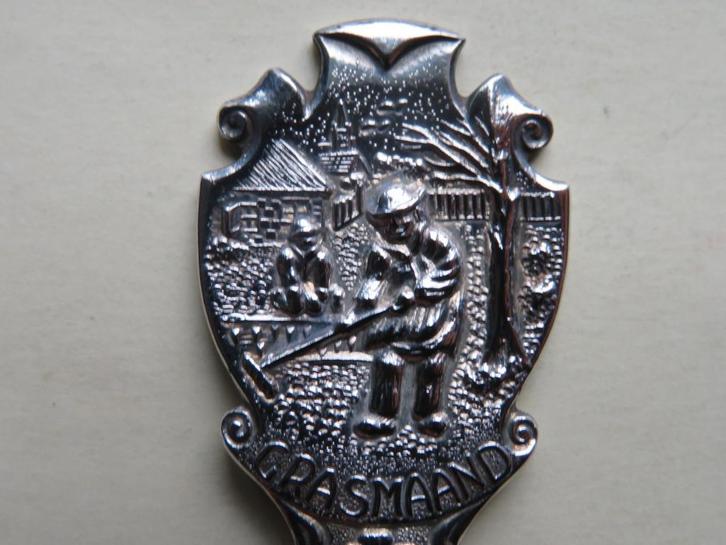 Verzilverd Douwe Egberts lepeltje Grasmaand (April), Antiek en Kunst, Antiek | Bestek, Verzenden