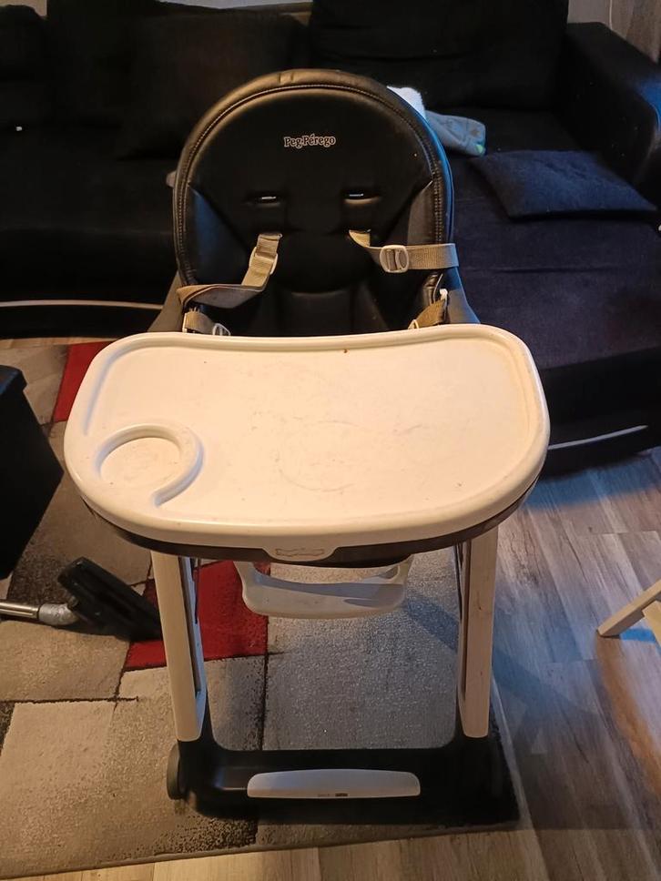 Peg Perego Prima Pappa Follow Me Kinderstoel, Kinderen en Baby's, Kinderstoelen, Gebruikt, Inklapstoel, Afneembaar eetblad, Gordel(s)