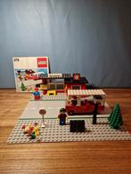 Lego 379 - Busstation, Kinderen en Baby's, Speelgoed | Duplo en Lego, Ophalen of Verzenden, Gebruikt, Complete set, Lego