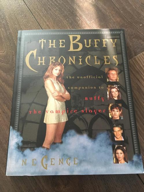 The Buffy Chronicles : Companion Buffy the vampire slayer, Boeken, Film, Tv en Media, Zo goed als nieuw, Tv-serie, Verzenden