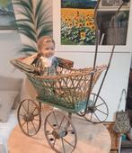 Franse antieke rotan poppenwagen met pop papier mache, Antiek en Kunst, Antiek | Speelgoed, Ophalen of Verzenden