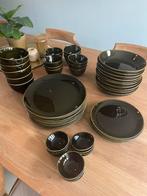 Bruin/groen servies kwantum, Huis en Inrichting, Keuken | Servies, Ophalen, Gebruikt, Overige stijlen, Bord(en)