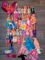 Heel veel barbie poppen met veel jurken, kleding en accessoi, Ophalen of Verzenden, Zo goed als nieuw